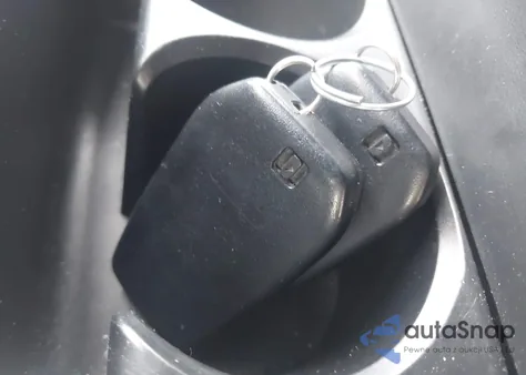 2021 Toyota Sienna Le z USA, uszkodzony, nr VIN 5TDKRKEC6MS022553